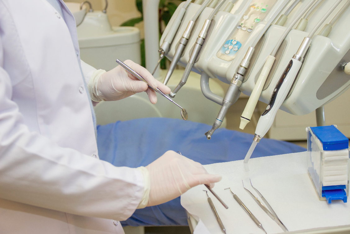 Diş Hekimlerinin Cerrahi İşlemlerde Enfeksiyon Riskini Azaltmak Adına Aldıkları Önlemler