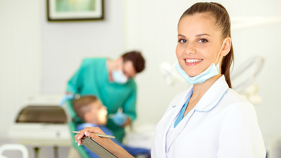 Bir Kliniğin Olmazsa Olmazları: Dental Asistanlar